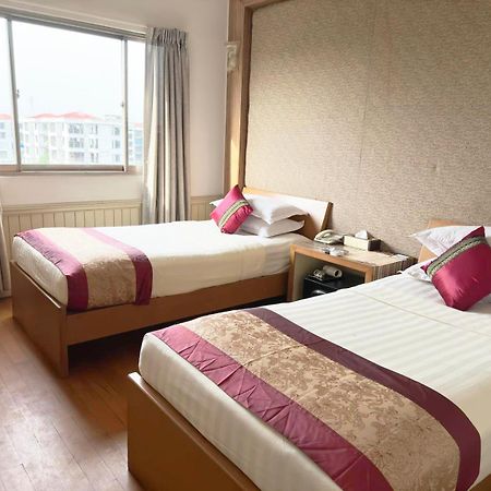 Hotel 63 Янгон Экстерьер фото