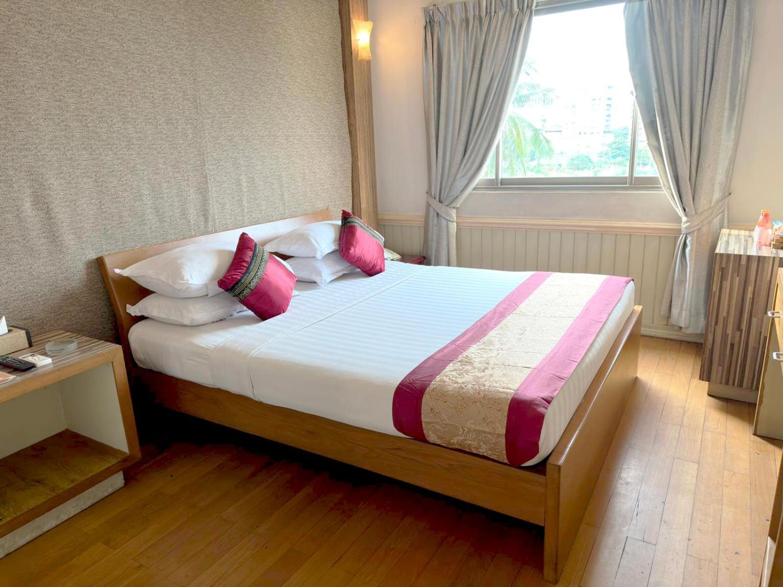 Hotel 63 Янгон Экстерьер фото