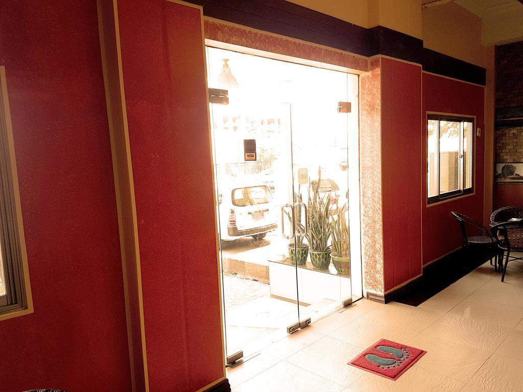 Hotel 63 Янгон Экстерьер фото