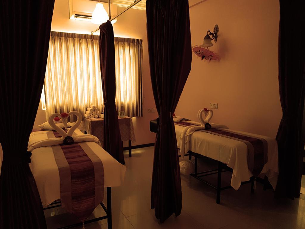 Hotel 63 Янгон Экстерьер фото