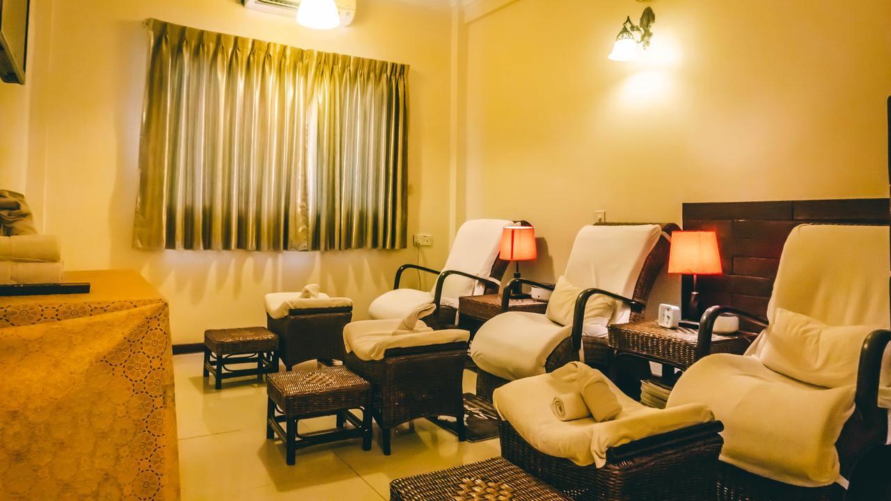 Hotel 63 Янгон Экстерьер фото